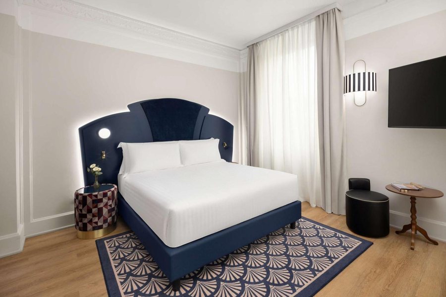 Anglo American Hotel Florence Curio Collection By Hilton — Guest room