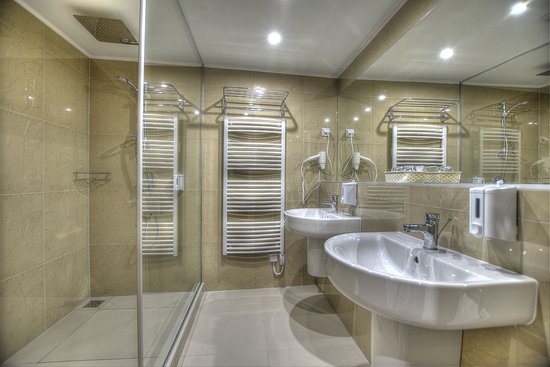 Anna Hotel — Bathroom