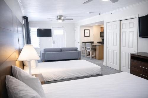Annabell Gardens — Guest room