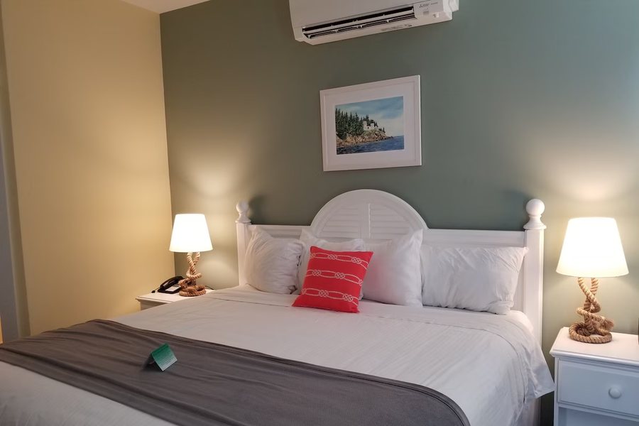 Anne s White Columns Inn — Guest room