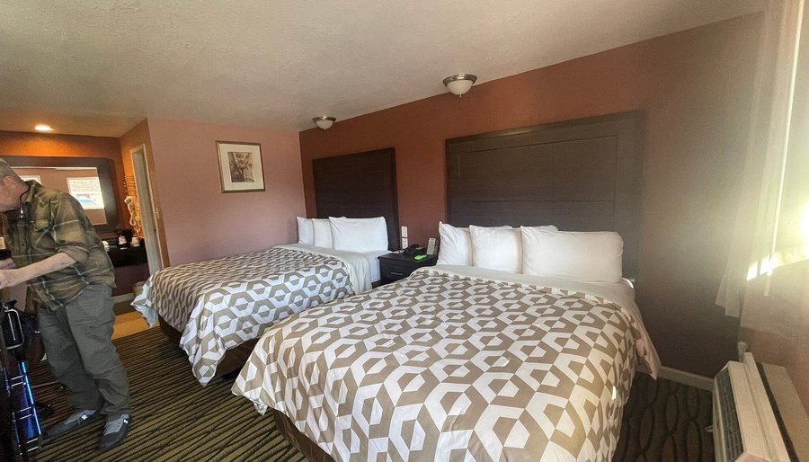 Annie Oakley Motel — Guest room