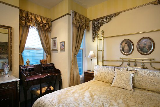 Annie s Cottage — Guest room