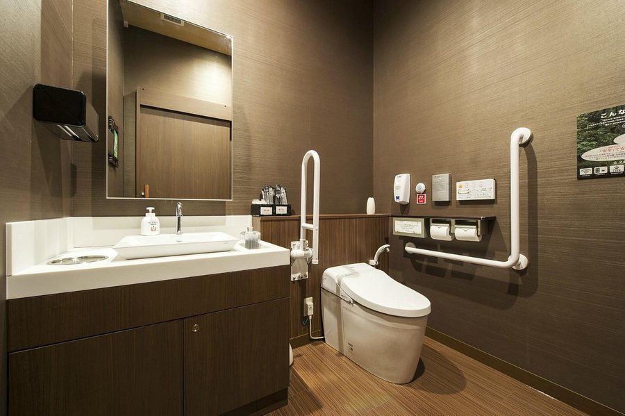 Anshin Oyado Premier Tokyo Shinjuku Ekimae — Bathroom