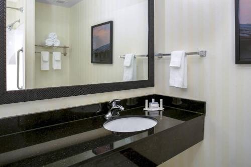 Antebellum Inn — Bathroom