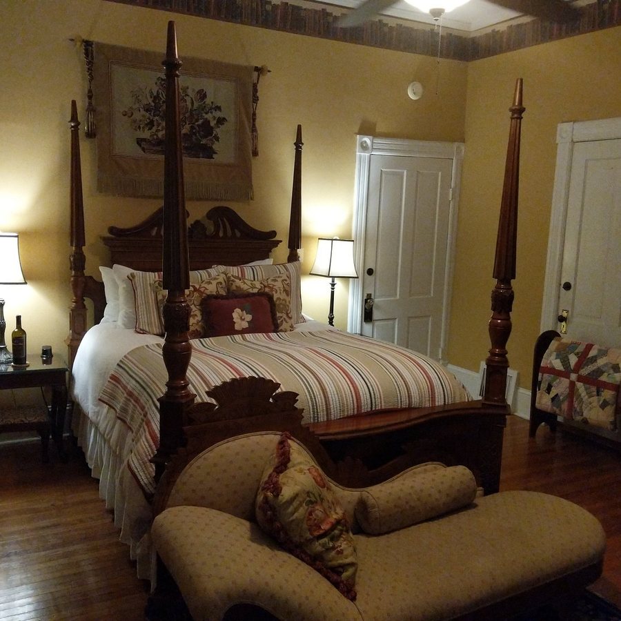 Antebellum Inn — Guest room