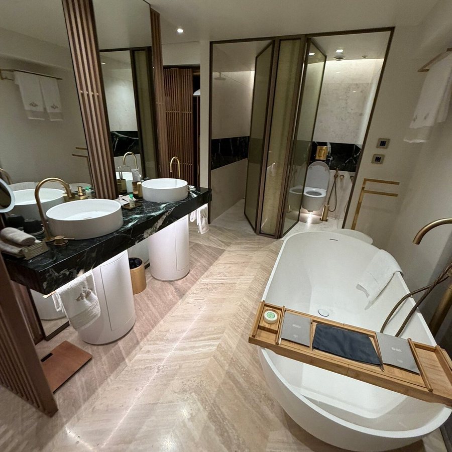 Anthology Of Athens — Bathroom