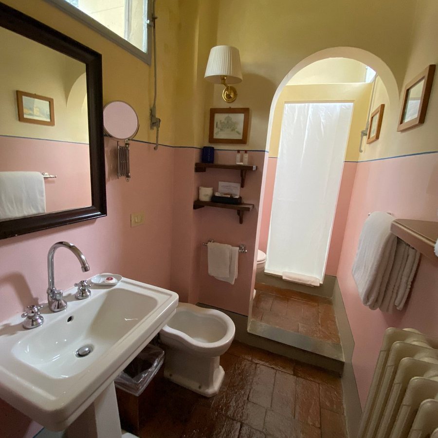 Antica Dimora Johlea — Bathroom