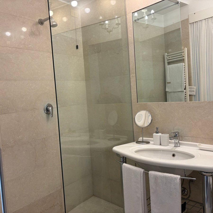 Antica Locanda Leonardo — Bathroom