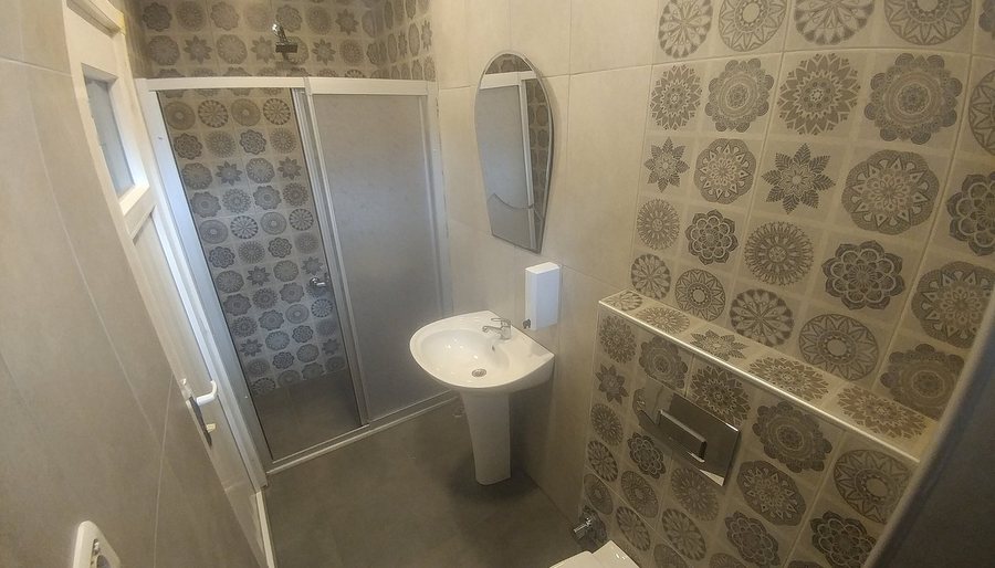 Antique Hostel Istanbul — Bathroom