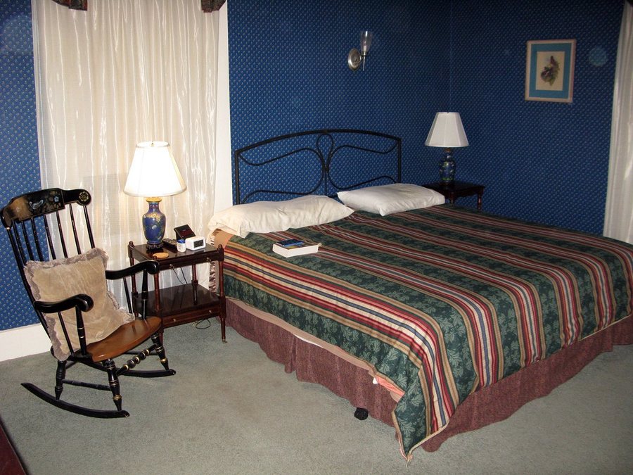Antique Mansion B B — Guest room