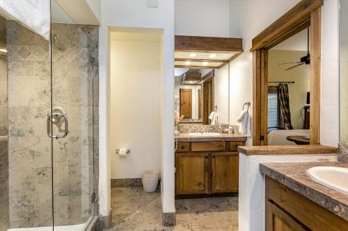 Antlers At Vail — Bathroom