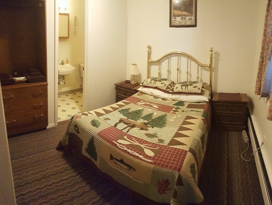 Antlers Inn — Guest room