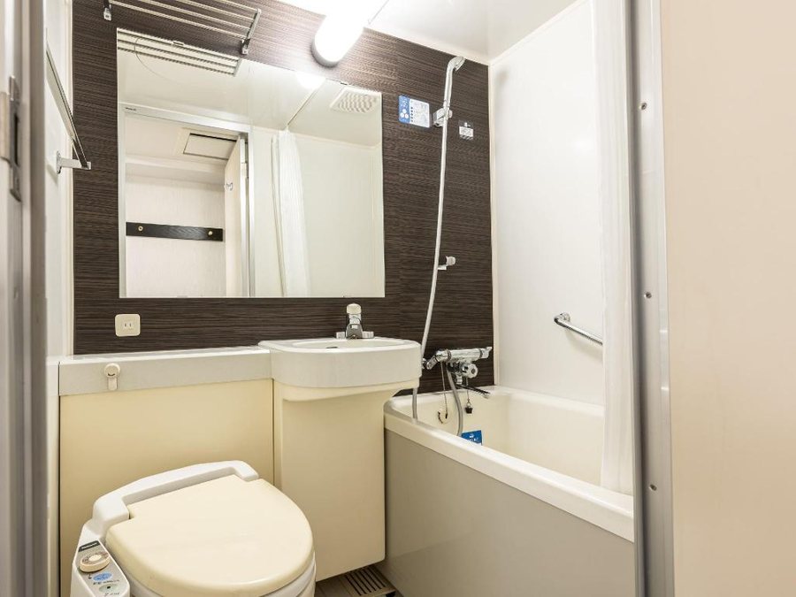 APA Hotel Resort Tokyo Bay Shiomi — Bathroom