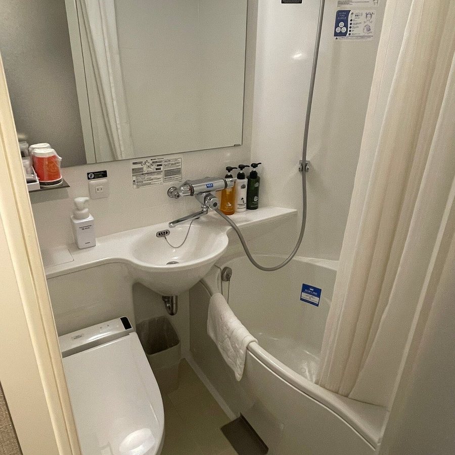 APA Hotel Shinjuku Gyoemmae — Bathroom