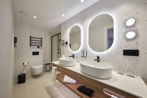 Apartamentos Sata Sagrada Familia Area Barcelona Catalonia — Bathroom