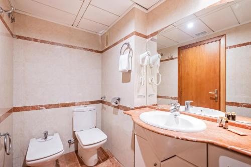 Apartaments Marina Abapart Barcelona Catalonia — Bathroom