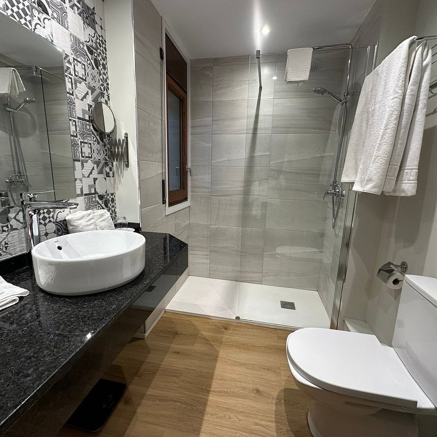 Apartaments Poblado — Bathroom