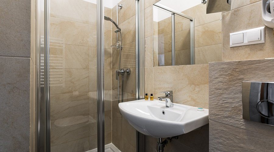 Aparthotel Cracovia Residence — Bathroom