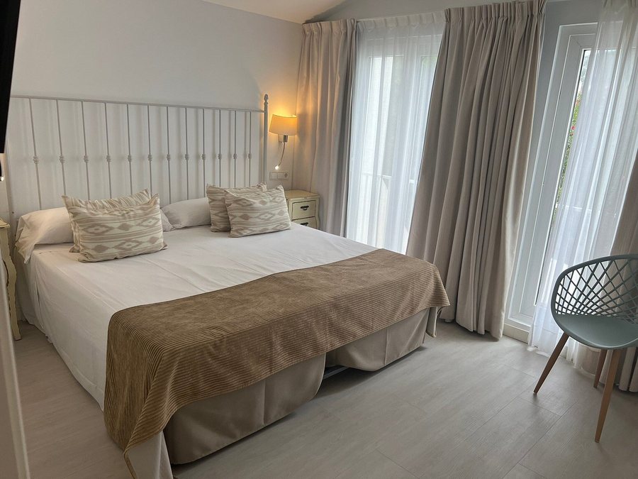 Aparthotel La Pergola — Guest room