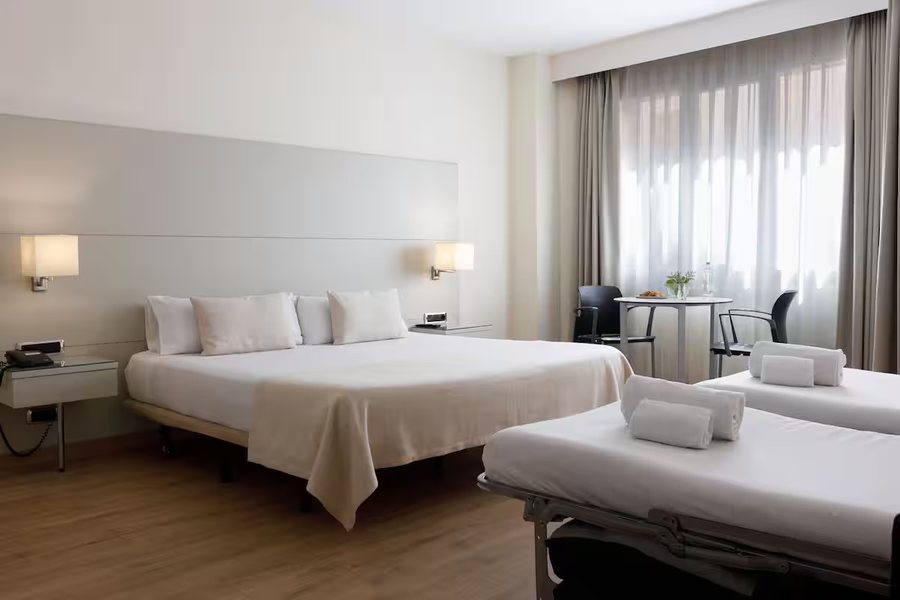 Aparthotel Mariano Cubi Barcelona Catalonia — Guest room
