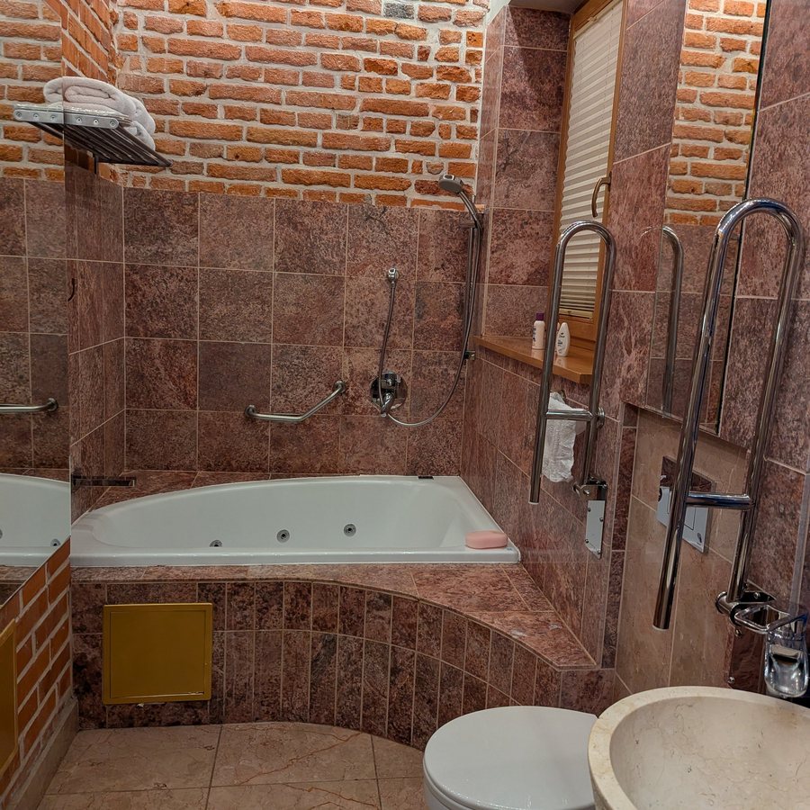 Aparthotel Stare Miasto — Bathroom