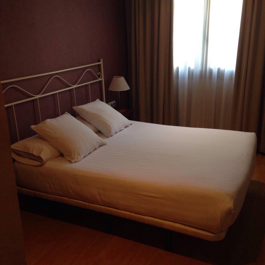Apartments Unio Barcelona Catalonia — Guest room