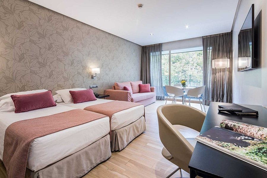 ApartoSuites Jardines de Sabatini Madrid — Guest room