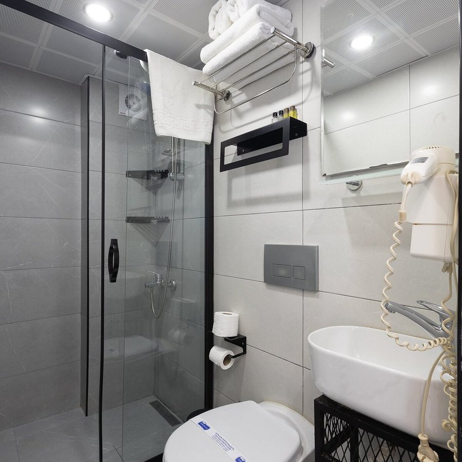 Apollo Hotel Apartments Istanbul — Bathroom