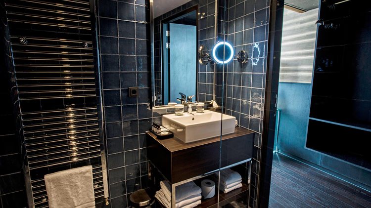 Apollofirst Boutique Hotel — Bathroom