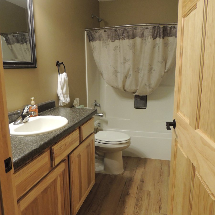 Appeldoorn s Sunset Bay Resort — Bathroom