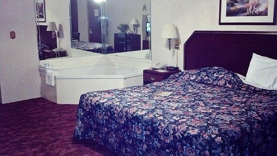 Apple Blossom Inn — Guest room