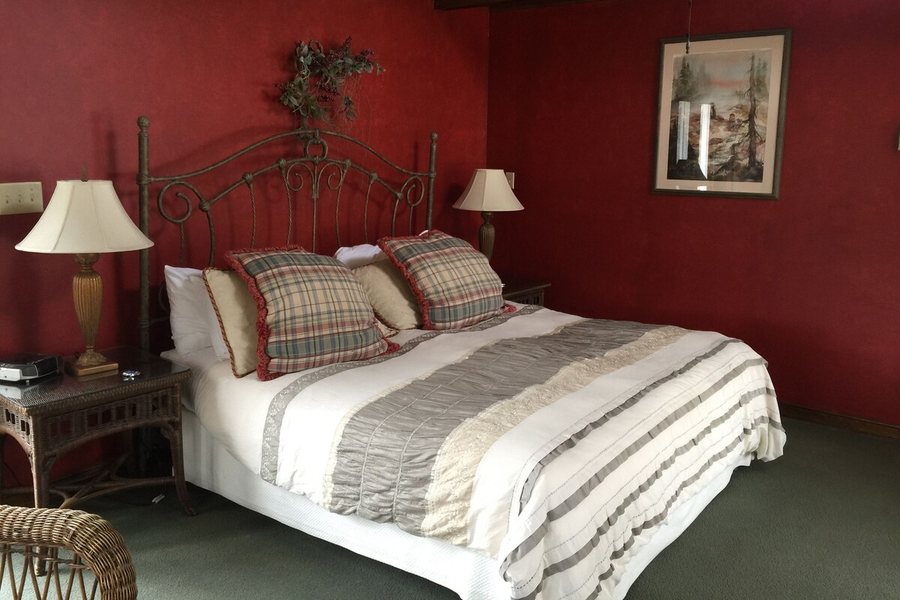 Apple Orchard Inn — Guest room