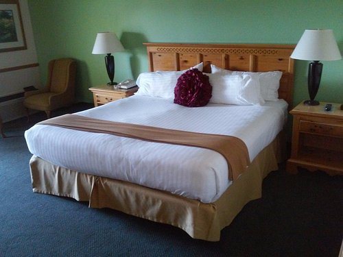 Apple Tree Inn SureStay Collection by Best Western — Guest room