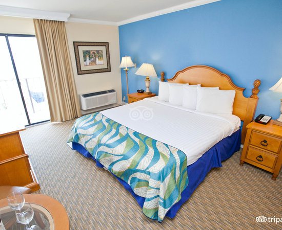 Aqua Beach Inn — Guest room