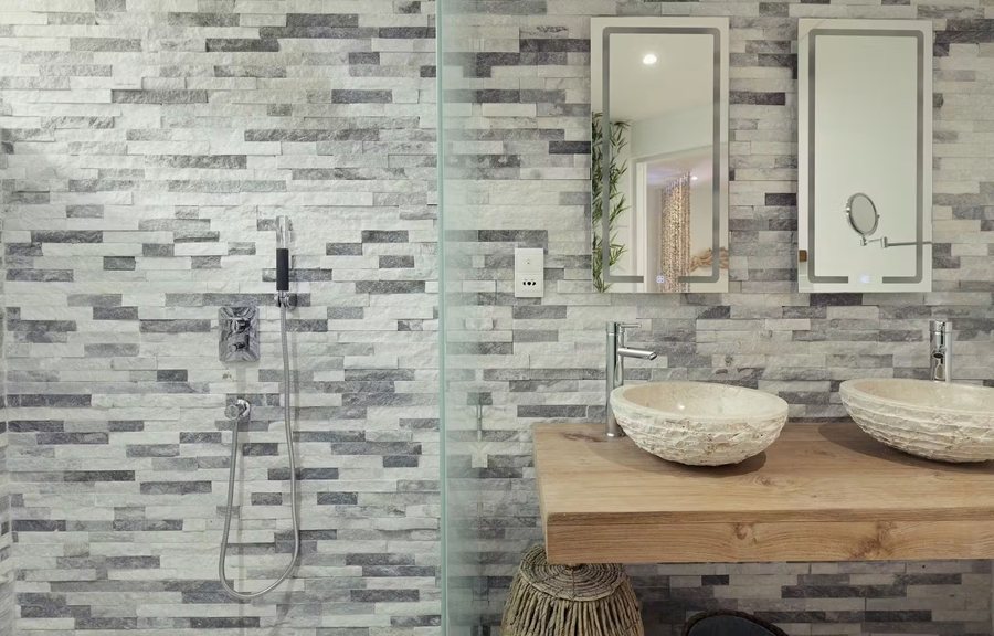 AQUA Boutique Hotel — Bathroom