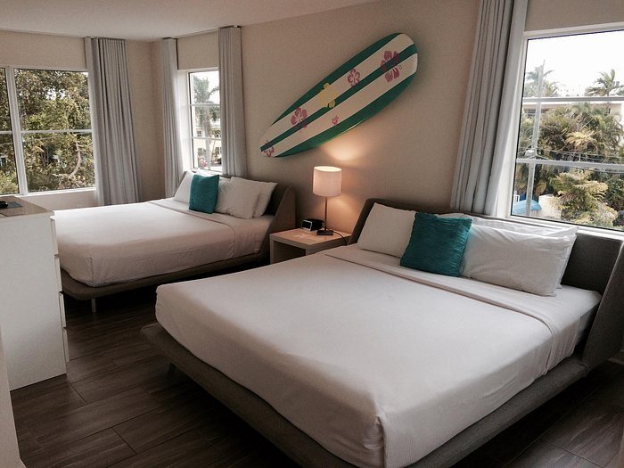 Aqua Hotel — Guest room