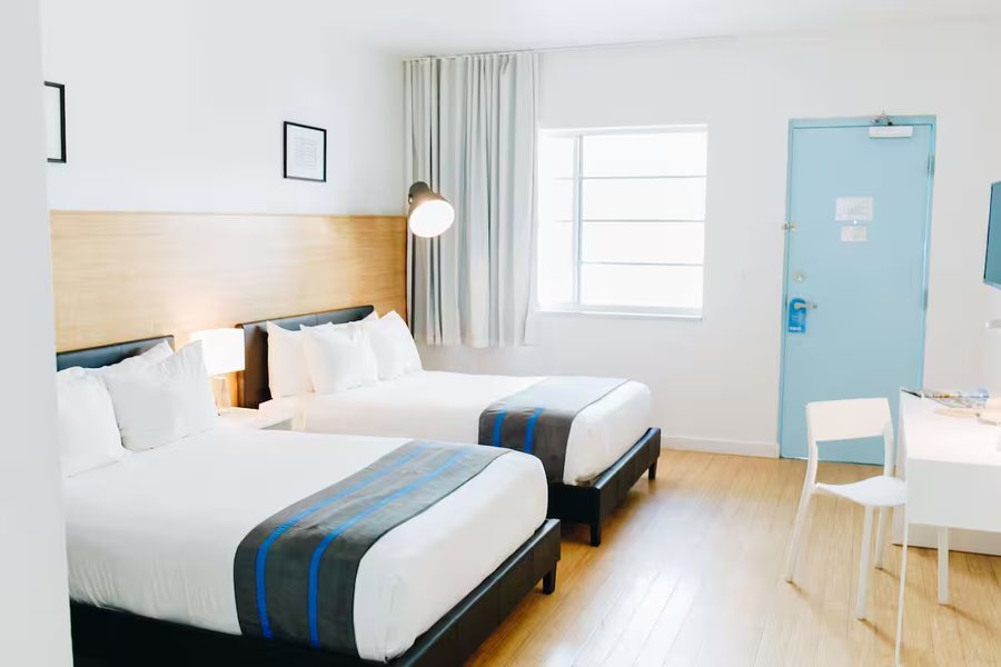 Aqua Hotel — Guest room