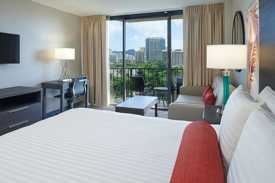 Aqua Palms Waikiki — Guest room