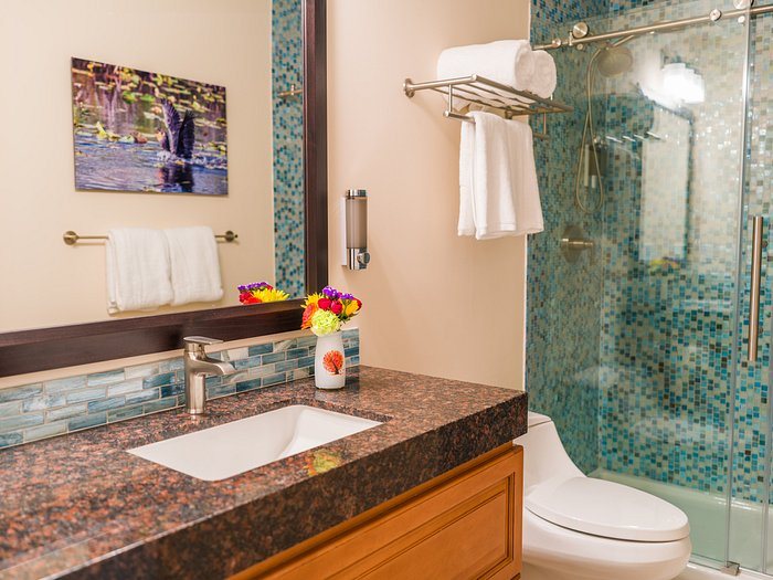 Aquamarine Villas — Bathroom
