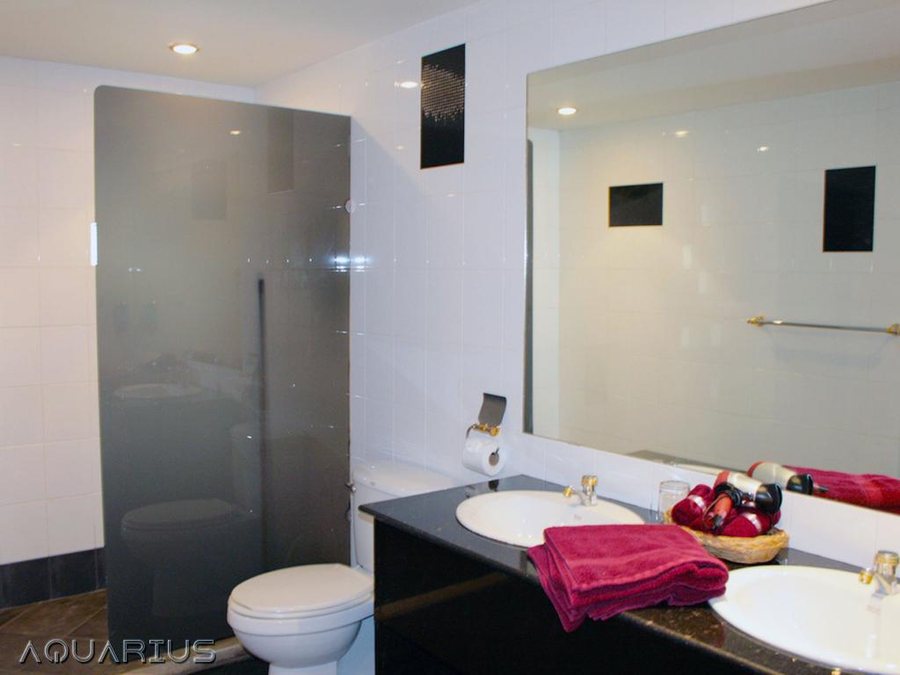 Aquarius Gay Guesthouse and Sauna — Bathroom
