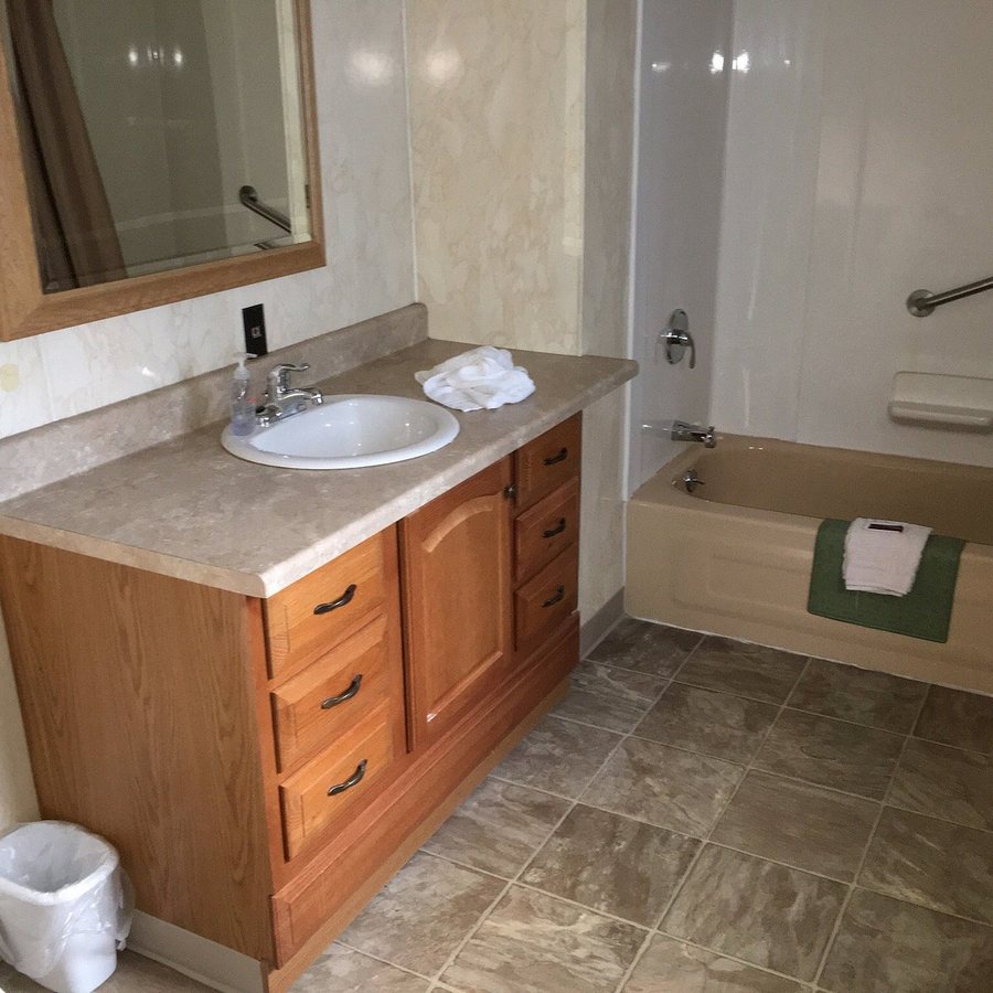 Aquarius — Bathroom