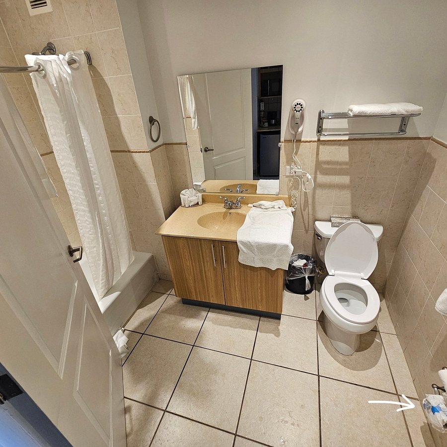 Aquarius Vacation Club — Bathroom
