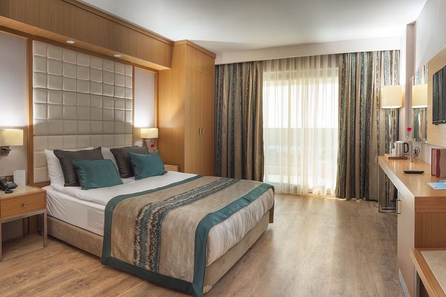 Aquasis De Luxe Resort Spa — Guest room
