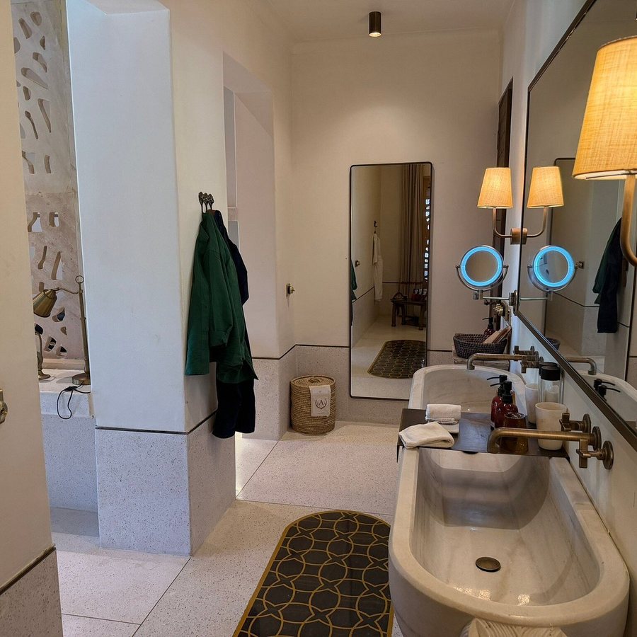Aramness Gir National Park — Bathroom