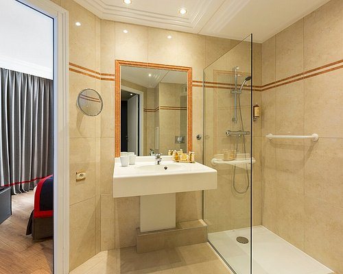 Araucaria Hotel Spa — Bathroom