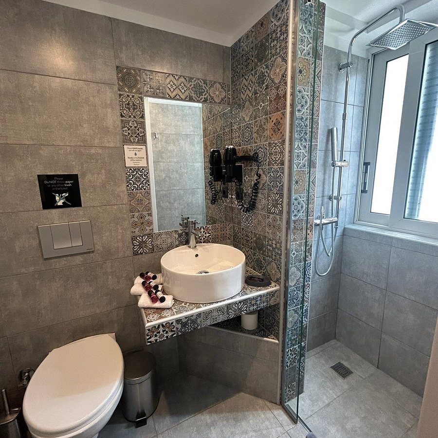 Arcade Hotel Athens — Bathroom
