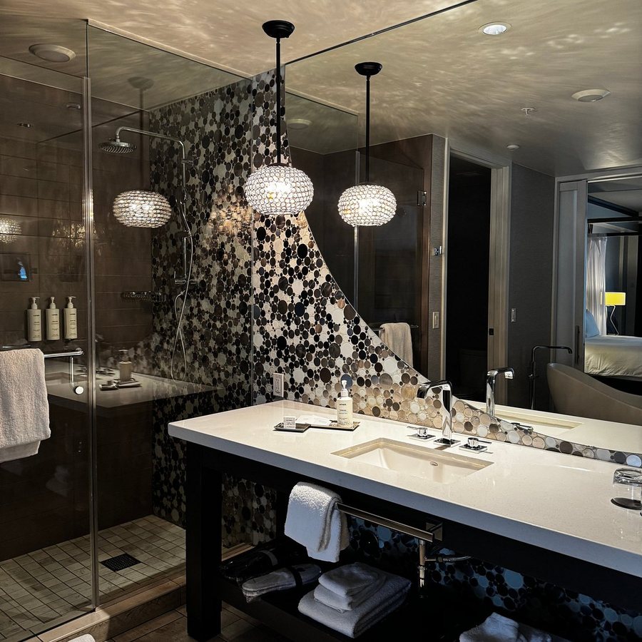 Archer Hotel Austin — Bathroom