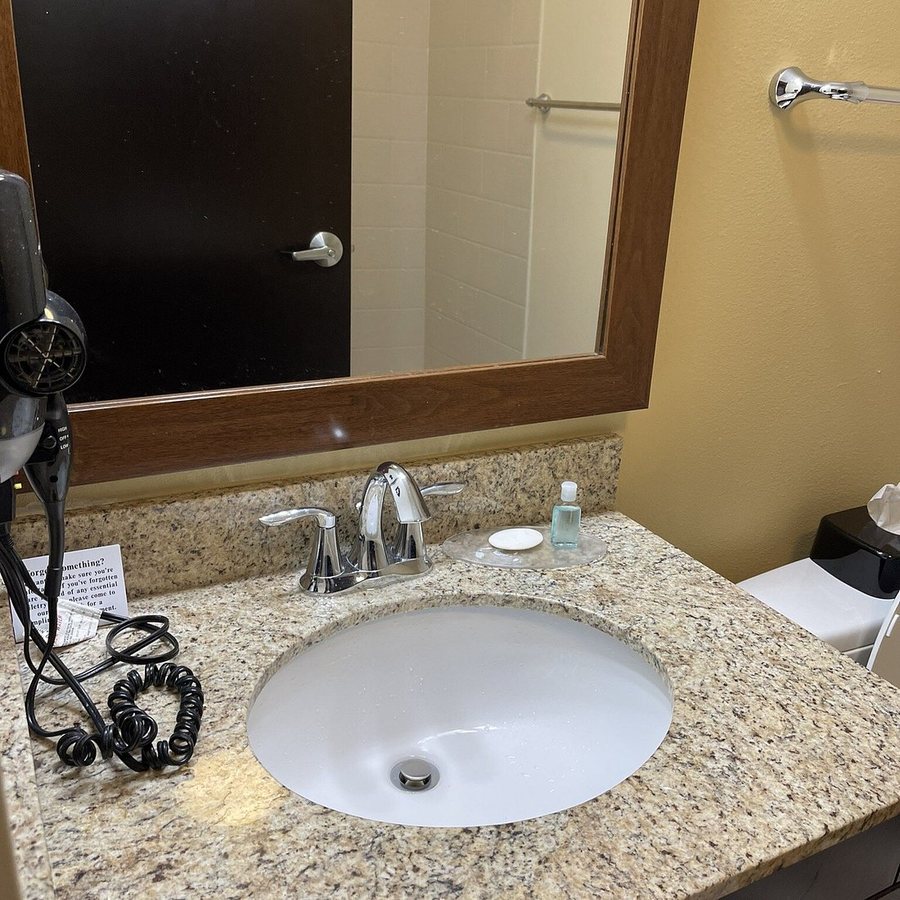 Arches Drive Bed and Breakfast — Bathroom