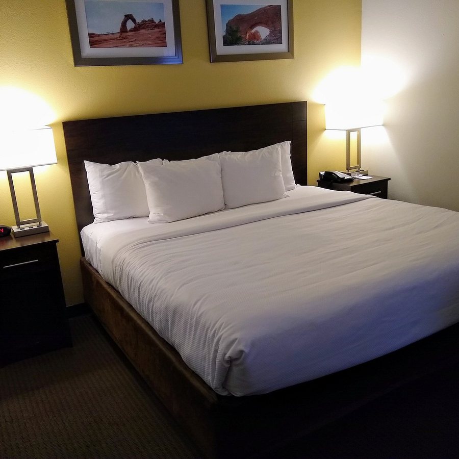 Arches Drive Bed and Breakfast — Guest room