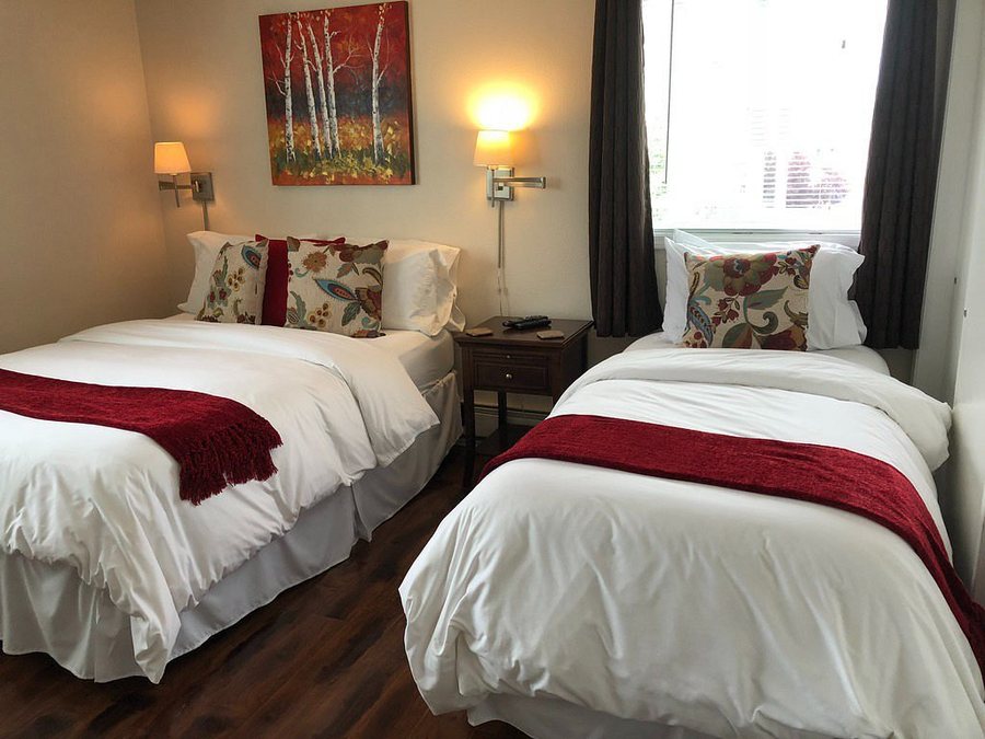 Arctic Fox Inn Bed and Breakfast — Guest room